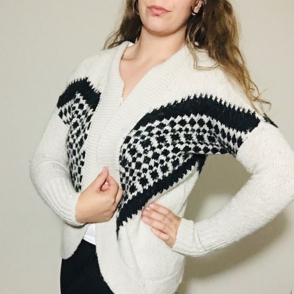 • cozy aztec hollister draped cardigan • - Picture 3 of 6